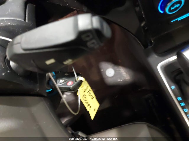 2017 FORD ESCAPE SE VIN: 1FMCU0GD3HUD52077