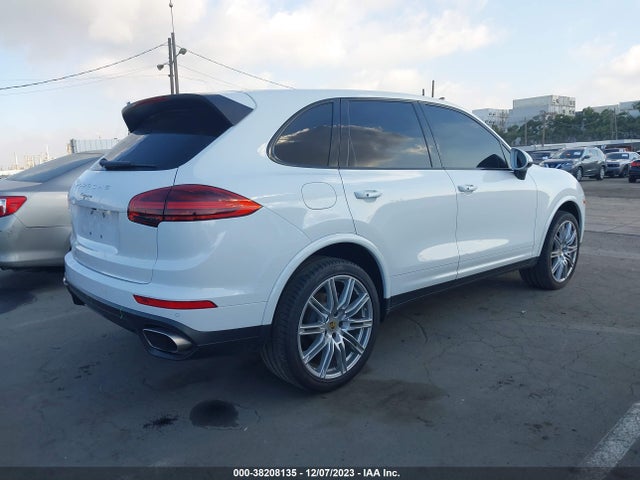 2018 PORSCHE CAYENNE WP1AA2A27JKA03009 Photo 3