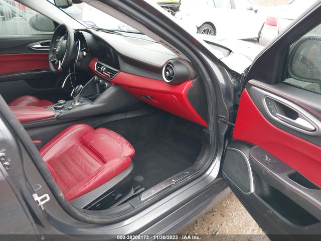 ZARFAECN8H7541527 Alfa Romeo Giulia Ti Rwd