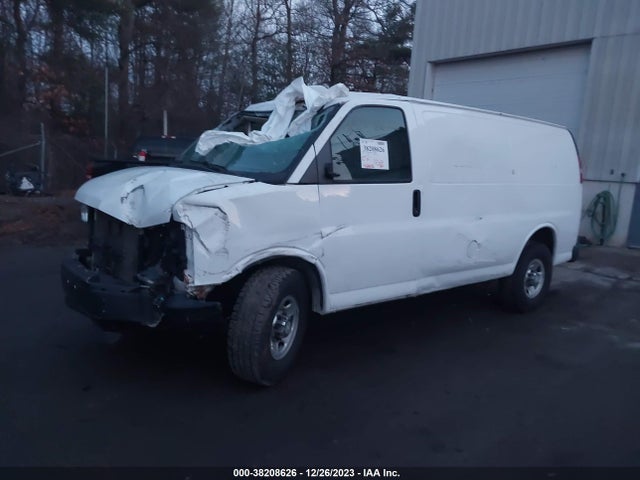 Chevrolet Express 2500 Work Van 2015 1GCWGFCF6F1168804 Image 2