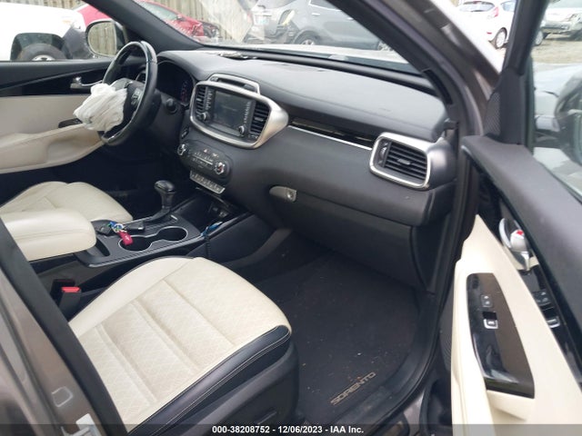 2018 KIA SORENTO 3.3L SXL VIN: 5XYPKDA52JG381064
