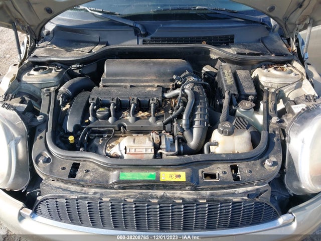 2010 MINI COOPER S WMWMF7C54ATZ70897 Photo 9