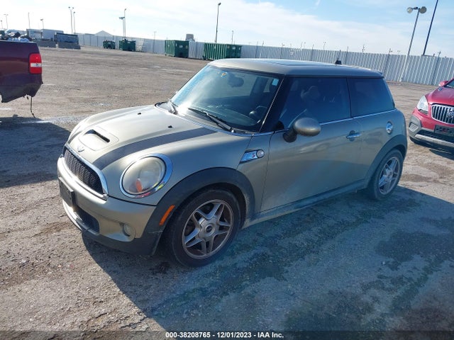 2010 MINI COOPER S WMWMF7C54ATZ70897 Photo 1