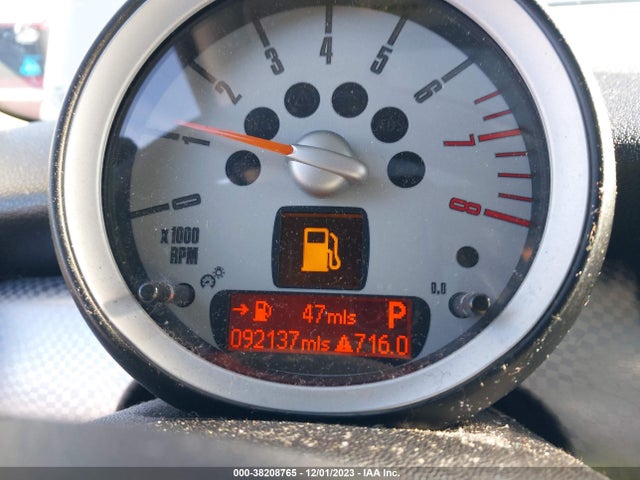 2010 MINI COOPER S WMWMF7C54ATZ70897 Photo 6