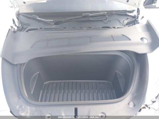 2023 TESLA MODEL Y 7SAYGDEE1PA113316 Photo 9
