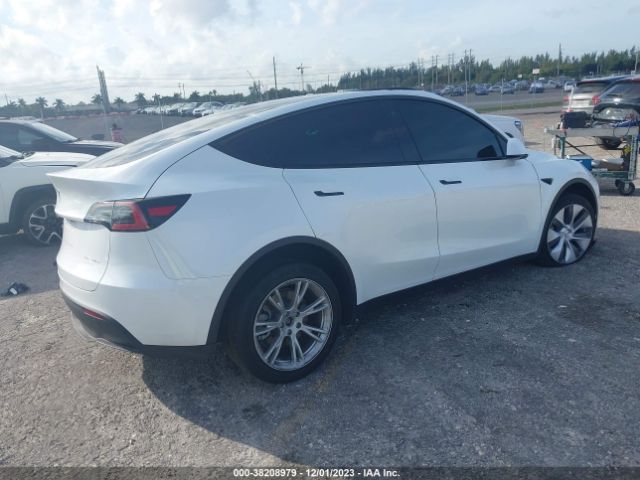 2023 TESLA MODEL Y 7SAYGDEE1PA113316 Photo 3