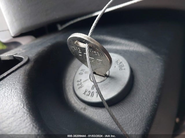 1999 FORD ESCORT LX VIN: 1FAFP10P0XW275972
