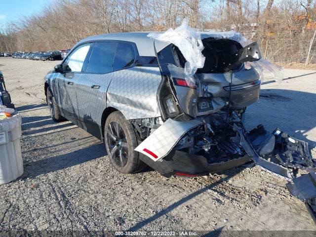 2024 BMW IX XDRIVE50 VIN: WB523CF09RCP25421