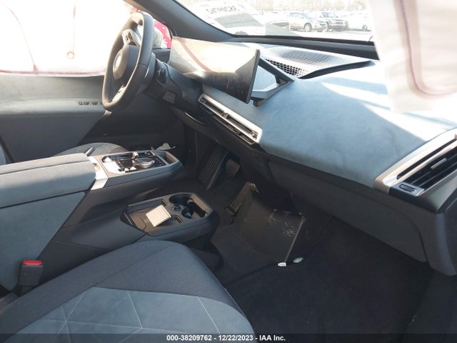 2024 BMW IX XDRIVE50 VIN: WB523CF09RCP25421