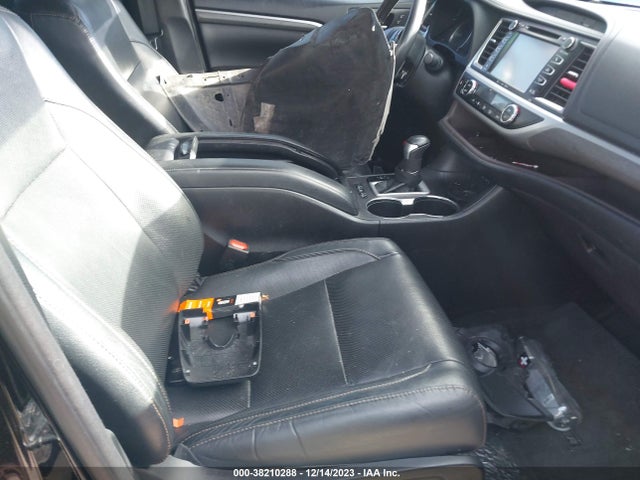 Toyota Highlander Limited Platinum 2017 5TDDZRFH6HS386229 Image 5