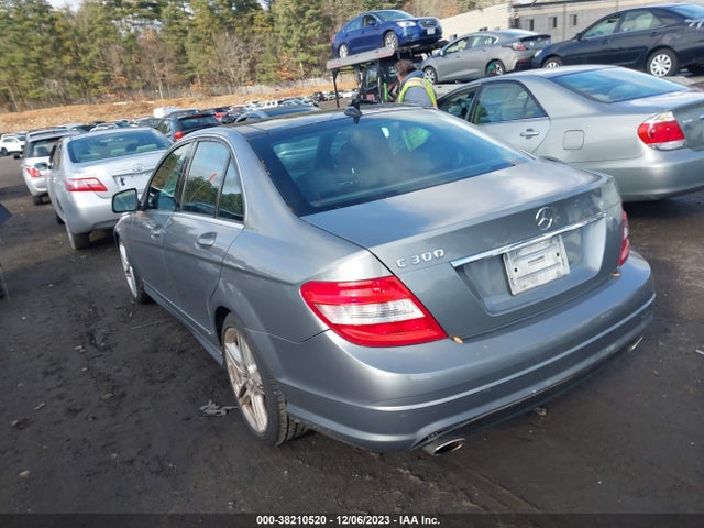2009 MERCEDES-BENZ C 300 SPORT/LUXURY/ VIN: WDDGF54X09F240747