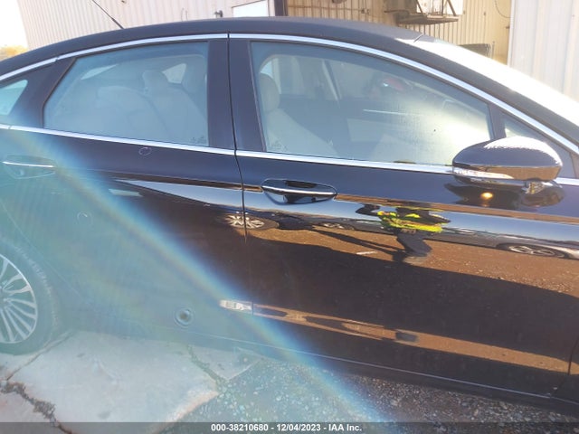 2018 FORD FUSION TITANIUM VIN: 3FA6P0D96JR159188