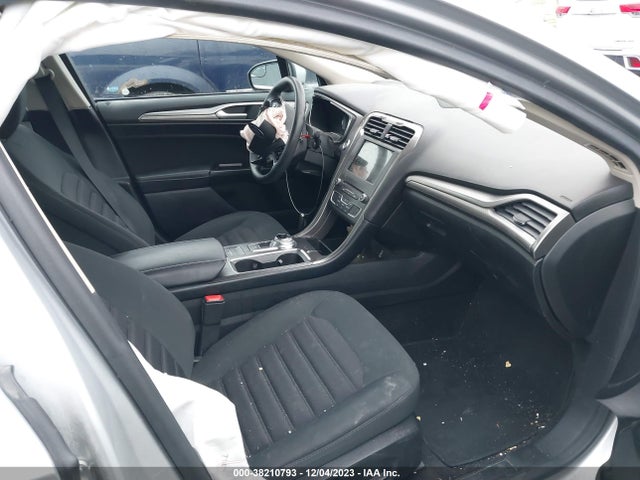 2017 FORD FUSION SE VIN: 3FA6P0H71HR348768