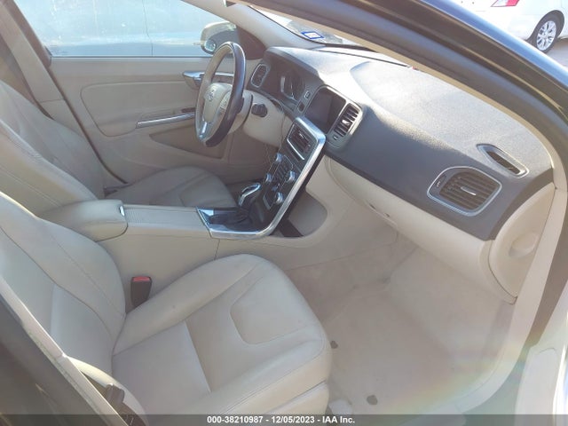 Volvo S60 T5 Drive-e Premier 2016 YV126MFK3G2397641 Image 5