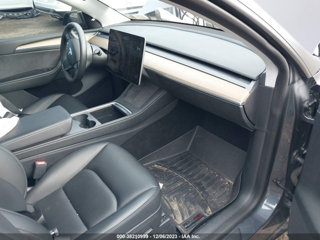 2023 TESLA MODEL Y 7SAYGDEE0PA031612 Photo 4