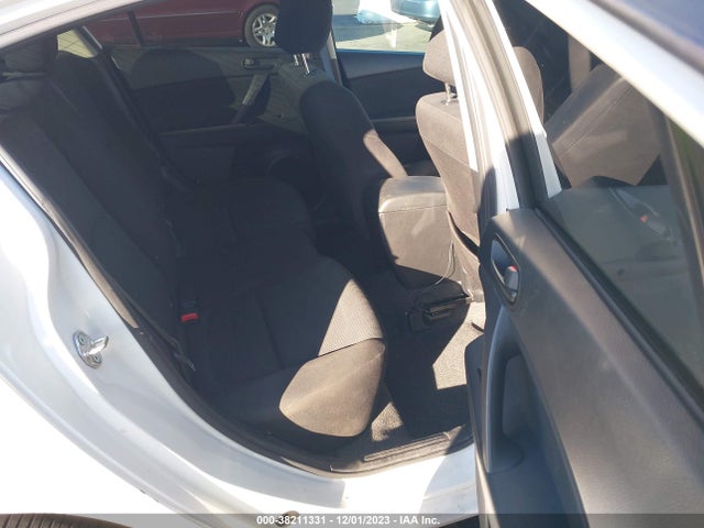 2011 MAZDA MAZDA3 I SPORT VIN: JM1BL1UG0B1491003