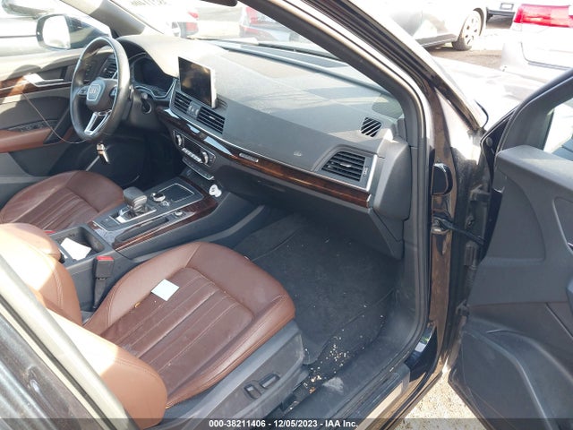 WA1BNAFY8J2181152 Audi Q5 2.0t Tech Premium/2.0t Premium