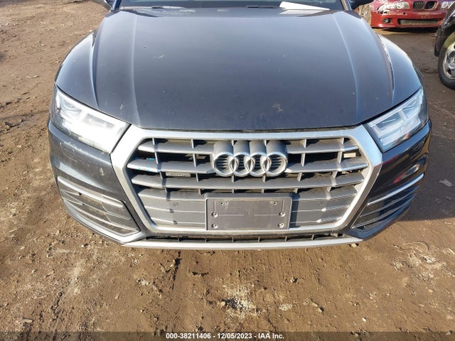 WA1BNAFY8J2181152 Audi Q5 2.0t Tech Premium/2.0t Premium