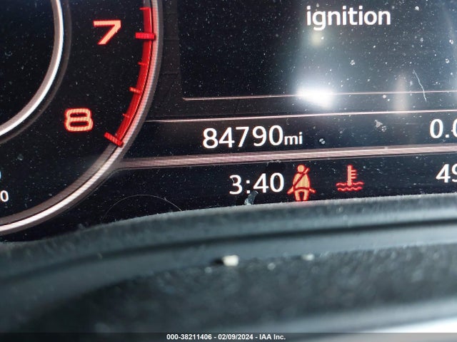 WA1BNAFY8J2181152 Audi Q5 2.0t Tech Premium/2.0t Premium