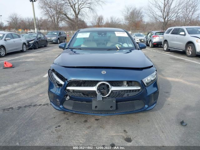 W1K3G4FB1NJ361074 Mercedes-Benz A 220 4matic