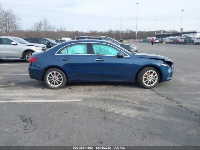 W1K3G4FB1NJ361074 Mercedes-Benz A 220 4matic