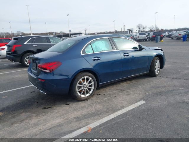 W1K3G4FB1NJ361074 Mercedes-Benz A 220 4matic
