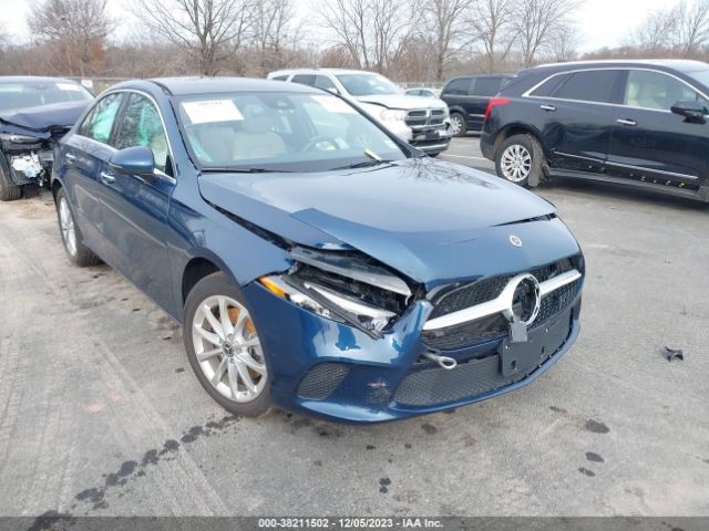 W1K3G4FB1NJ361074 Mercedes-Benz A 220 4matic