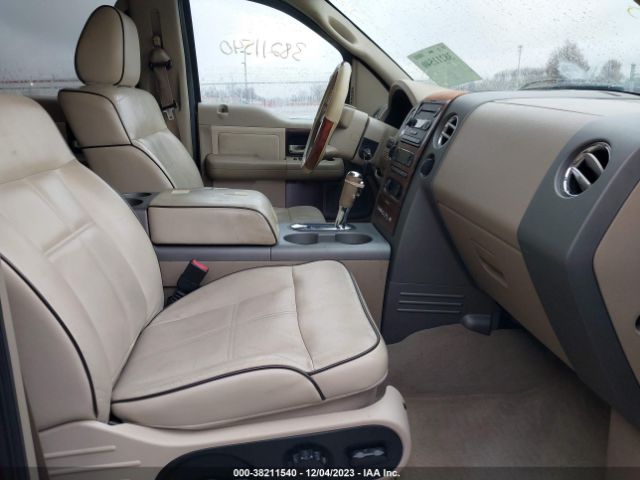 2006 LINCOLN MARK LT 5LTPW18516FJ05779 Photo 4