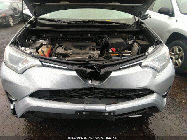 2018 TOYOTA RAV4 XLE VIN: JTMRFREV6JJ232418
