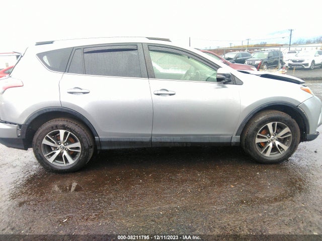 2018 TOYOTA RAV4 XLE VIN: JTMRFREV6JJ232418