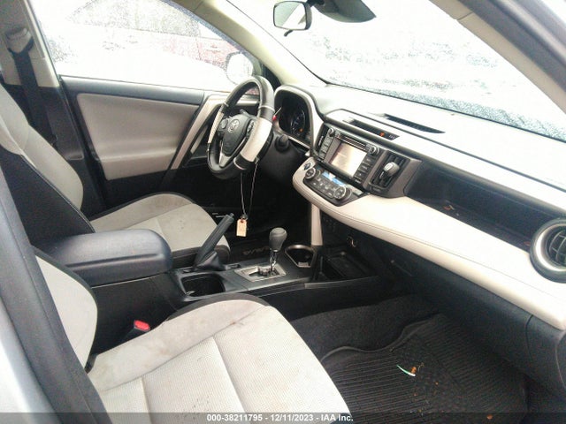 2018 TOYOTA RAV4 XLE VIN: JTMRFREV6JJ232418