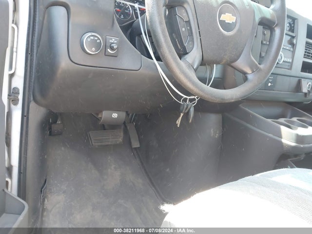 Chevrolet Express 2500 Work Van 2016 1GCWGAFF7G1211448 Image 11
