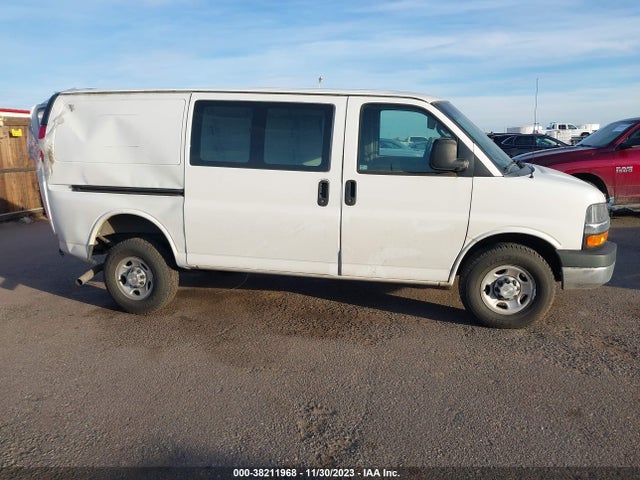 Chevrolet Express 2500 Work Van 2016 1GCWGAFF7G1211448 Image 13