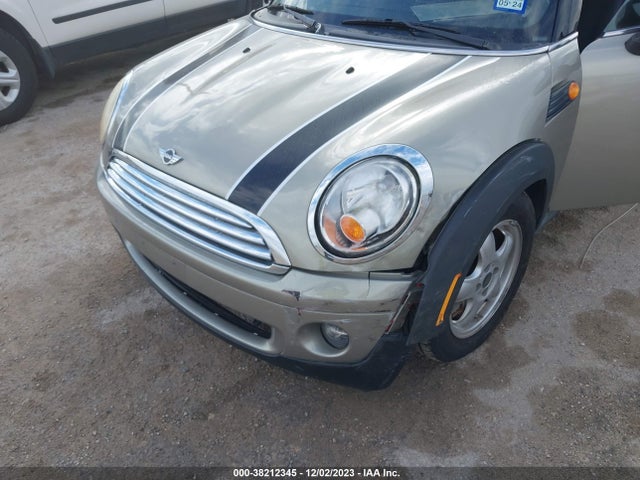 2009 MINI COOPER CLUBMAN WMWML33519TX34091 Photo 5