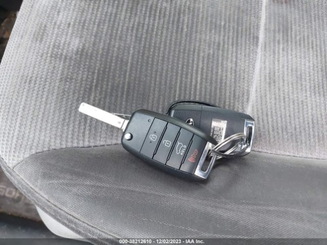 5XYKT3A64FG601600 KIA SORENTO LX