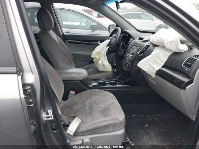 5XYKT3A64FG601600 KIA SORENTO LX