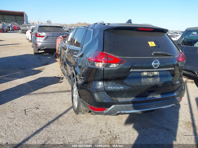 2018 NISSAN ROGUE SV VIN: KNMAT2MT1JP545483