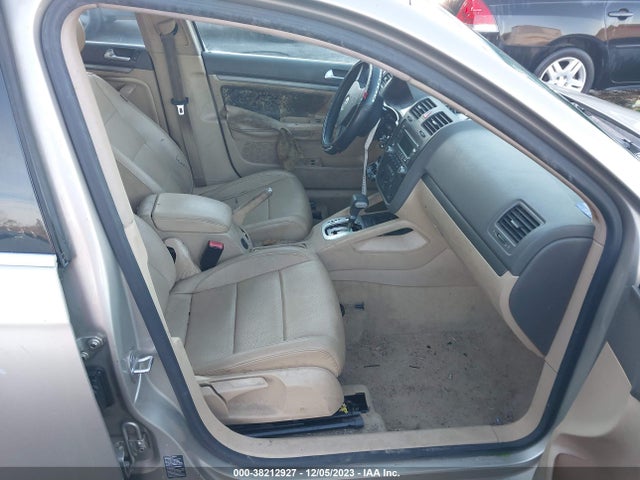 2006 VOLKSWAGEN JETTA 2.5 VIN: 3VWSF71K86M680930