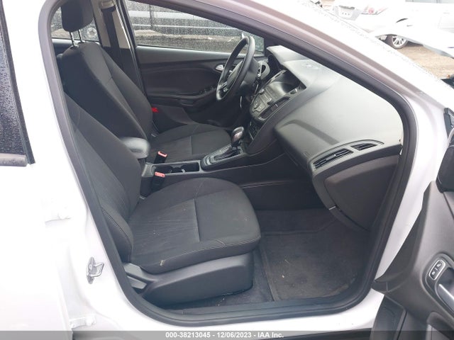 2018 FORD FOCUS SE VIN: 1FADP3K23JL275820