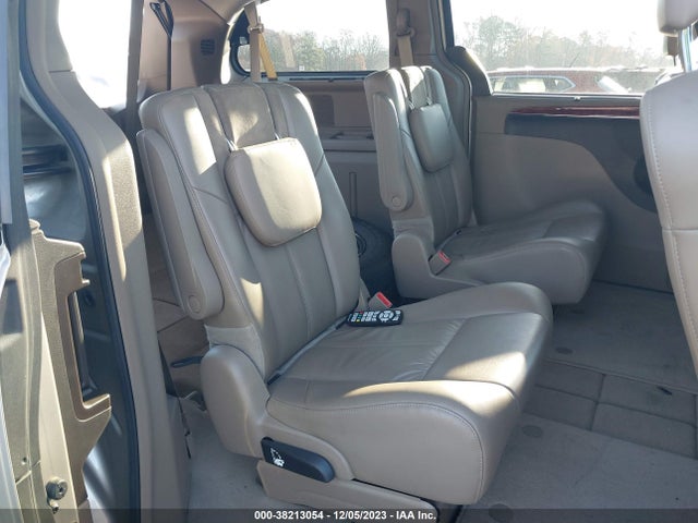 2C4RC1GG8GR133516 Chrysler Town & Country Limited Platinum