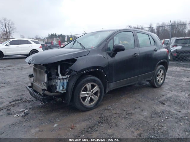 Chevrolet TRAX LS 2018 3GNCJNSB9JL157396 Image 2