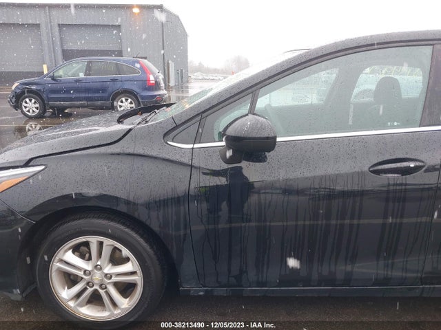 Chevrolet Cruze Lt Auto 2018 1G1BE5SM9J7135292 Image 12