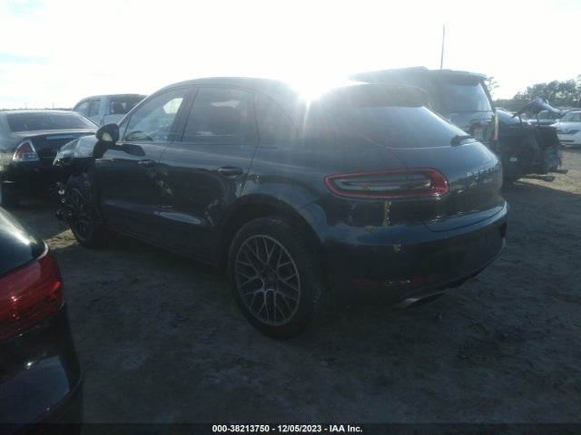 2018 PORSCHE MACAN WP1AA2A52JLB10263 Photo 2