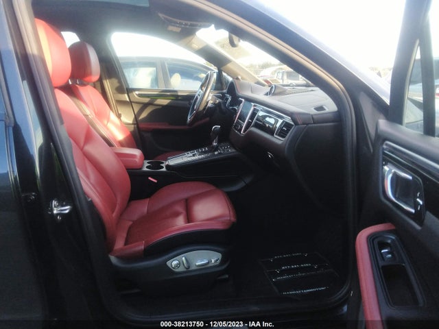 2018 PORSCHE MACAN WP1AA2A52JLB10263 Photo 4