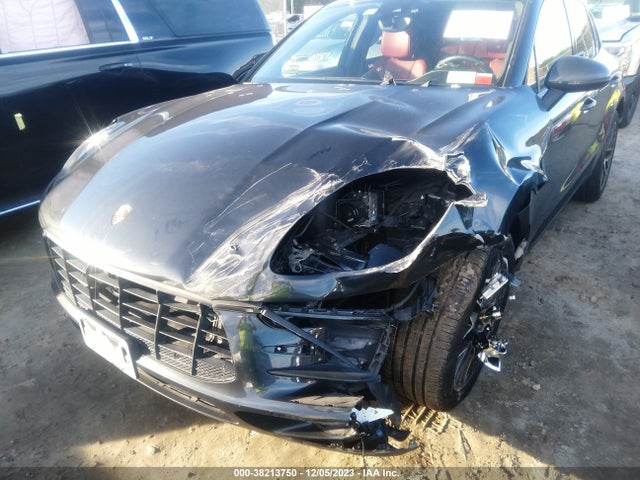 2018 PORSCHE MACAN WP1AA2A52JLB10263 Photo 5