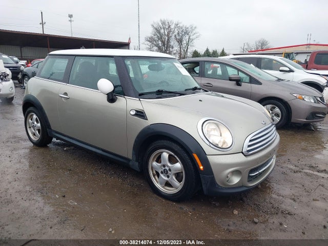 2011 MINI COOPER WMWSU3C50BT094210 Photo 0