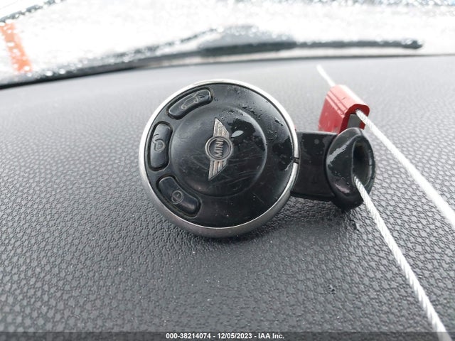 2011 MINI COOPER WMWSU3C50BT094210 Photo 10