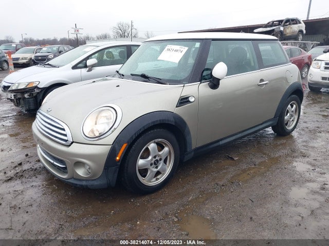 2011 MINI COOPER WMWSU3C50BT094210 Photo 1
