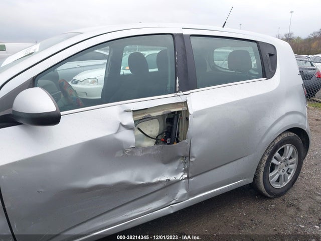 Chevrolet Sonic Lt Auto 2014 1G1JC6SH7E4115057 Image 6