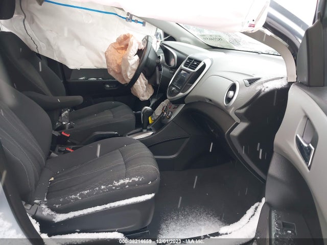 Chevrolet Sonic Lt Auto 2018 1G1JD5SH6J4108148 Image 5
